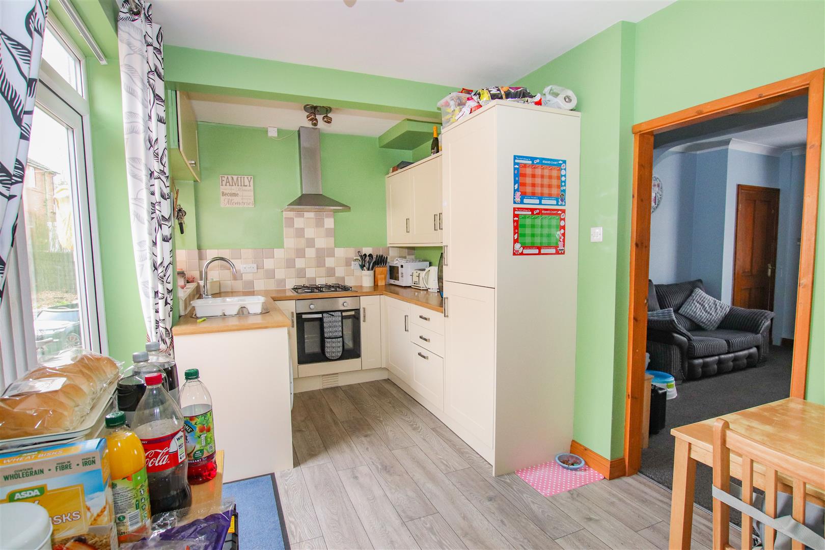 FITTED KITCHEN / DINER